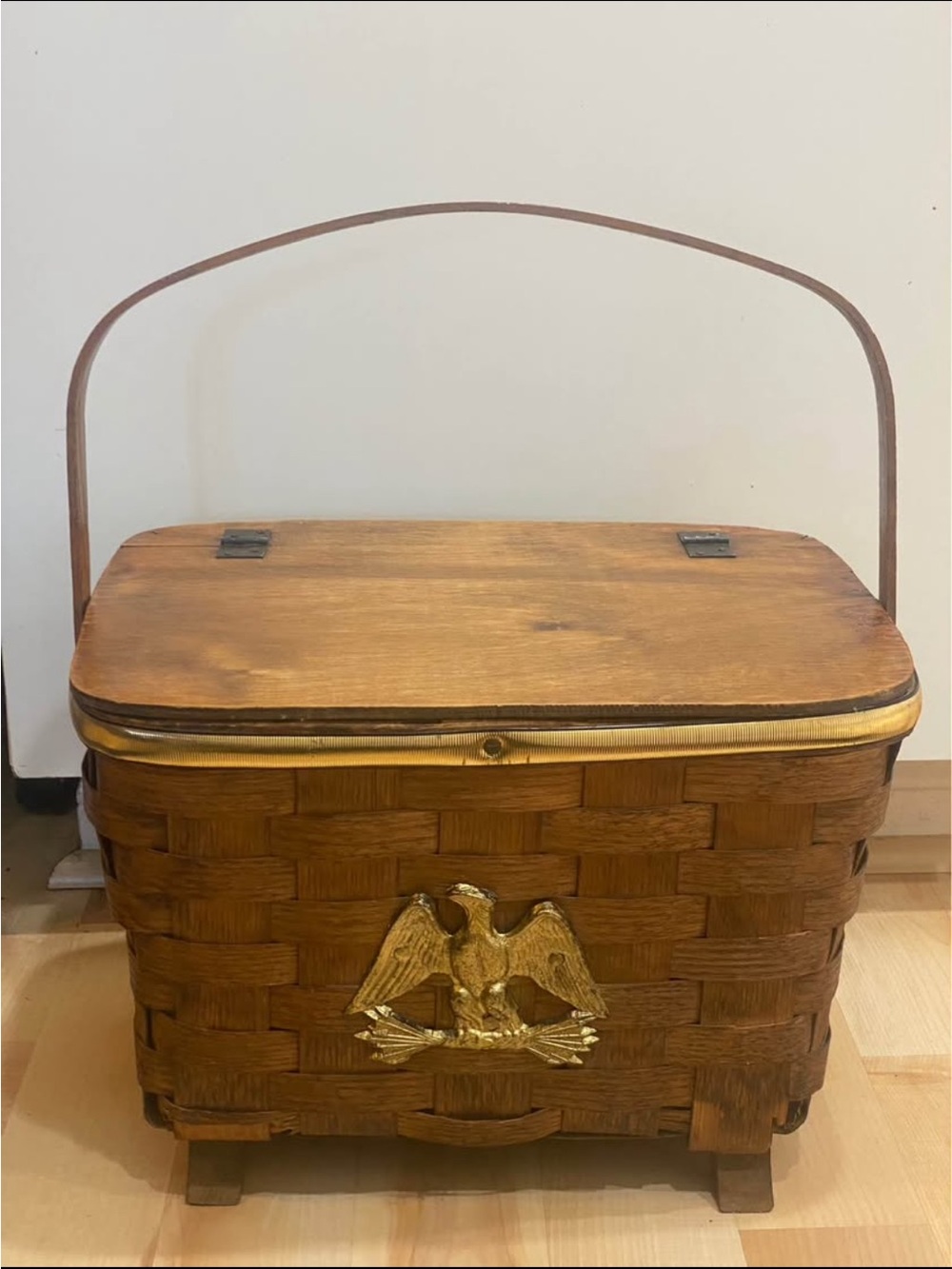 Vintage Basketville Americana woven wood picnic basket / magazine rack